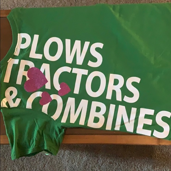 Ladies John Deere Tshirt - Picture 2 of 4